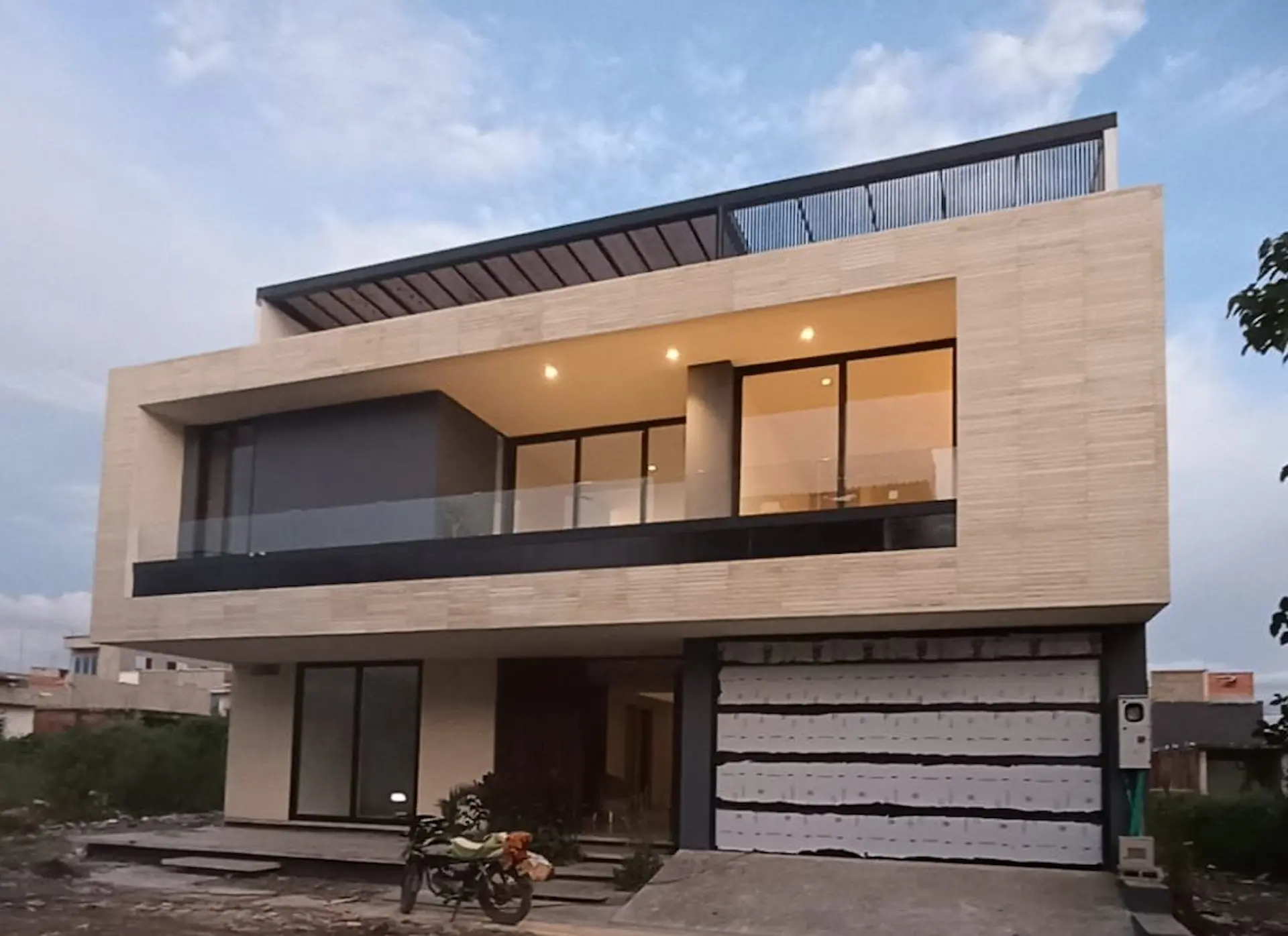 Fachada casa CI